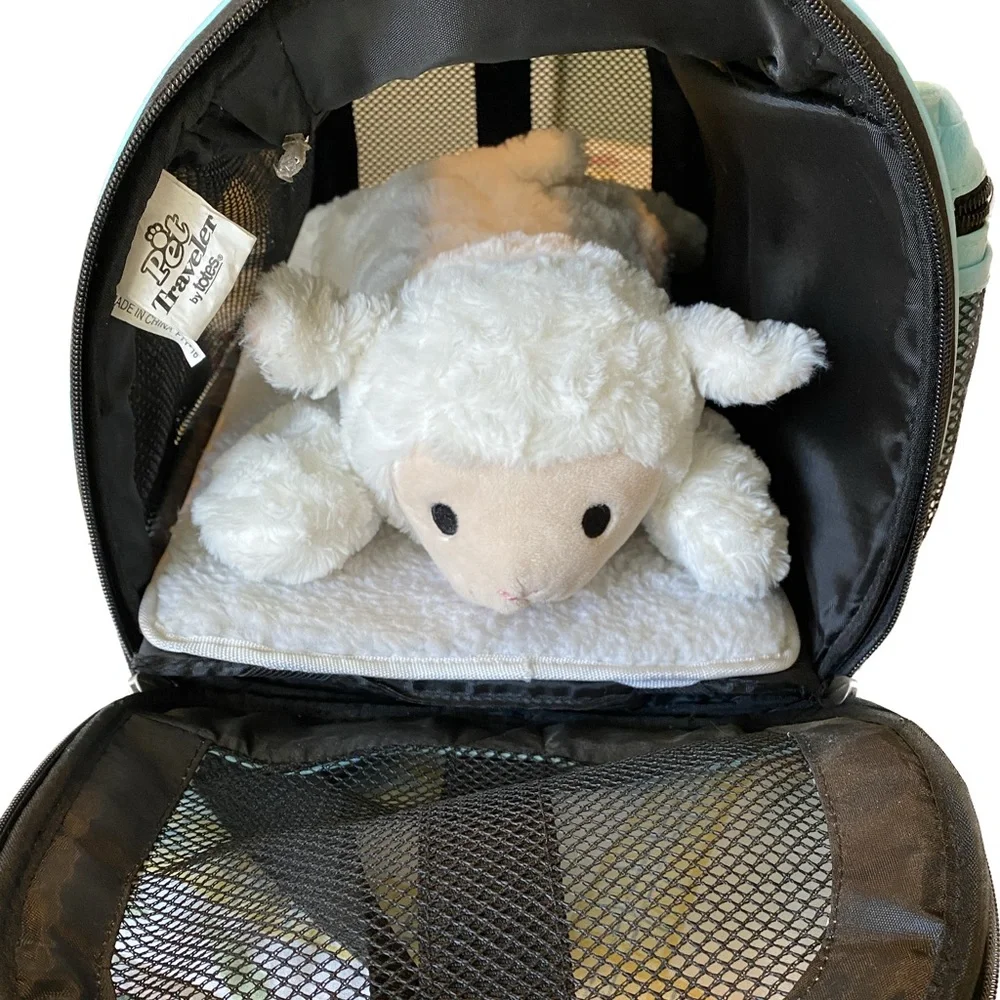 Pet Travel Bag by Totes Sanitized Bedding Machine Washable